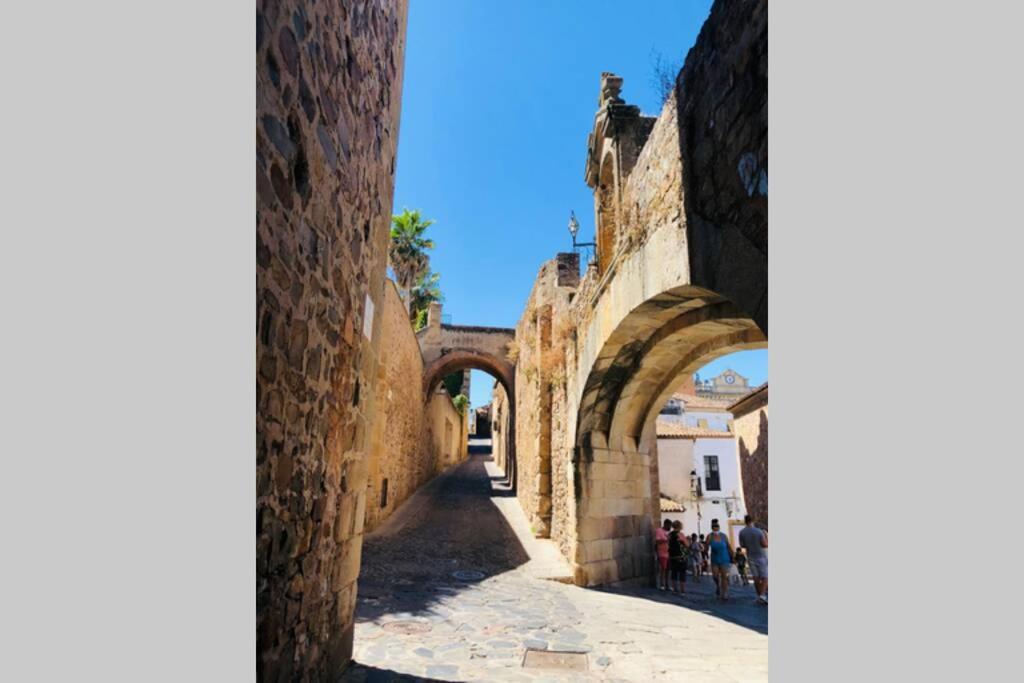 El Escondite De La Muralla Касерес Екстер'єр фото